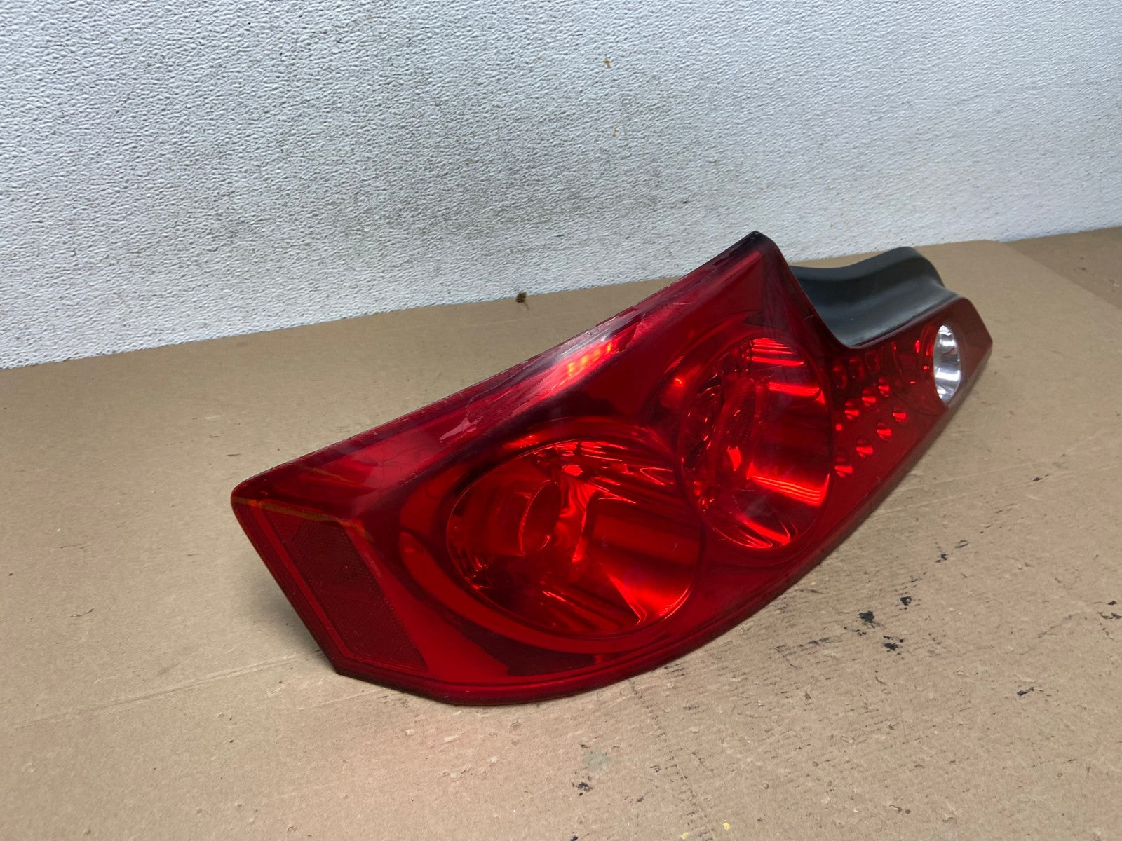 2003 - 2005 Infiniti G35 Coupe Left Driver Lh Outer Tail Light AF4808 LK2