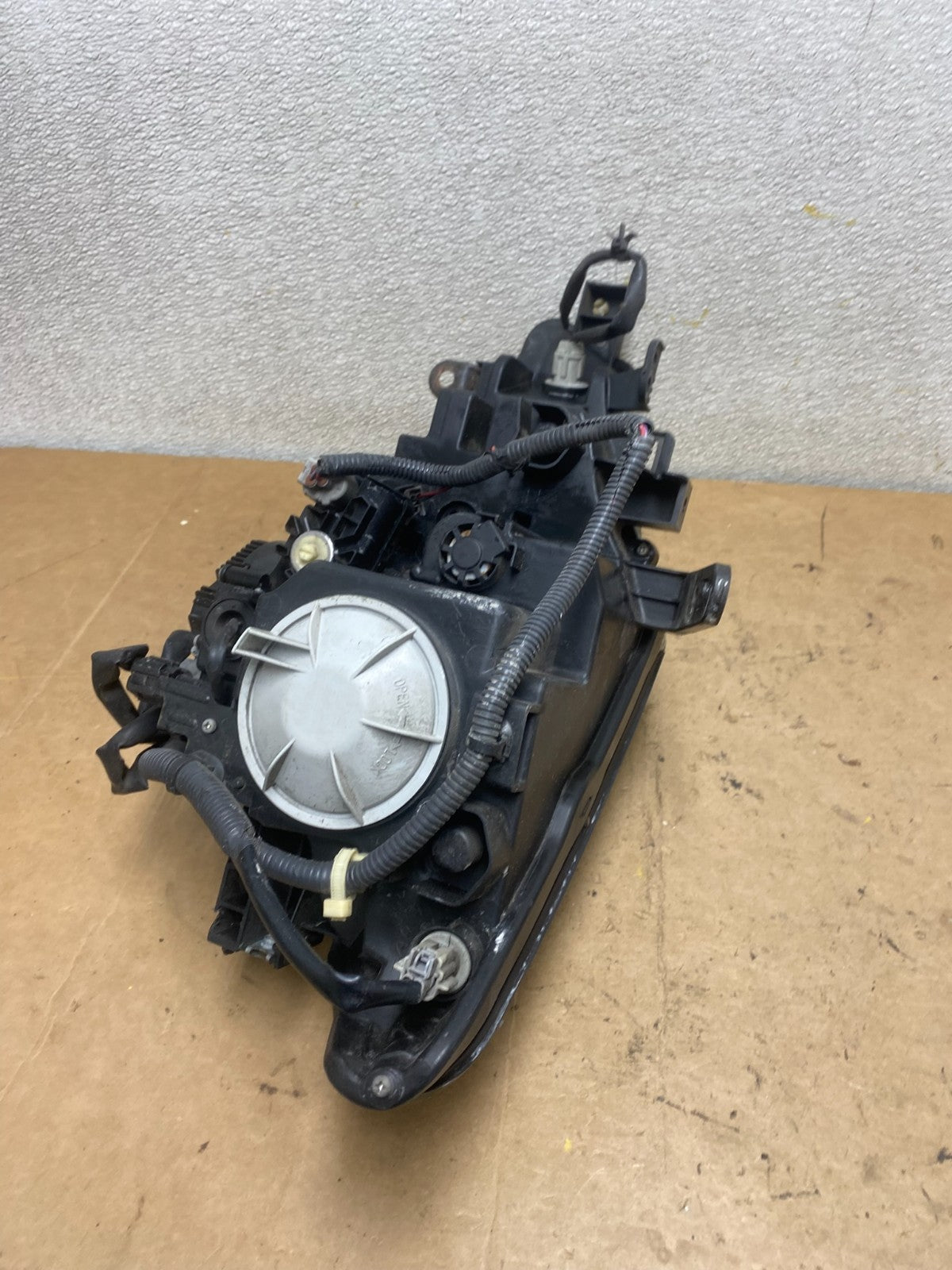 2011 to 2014 Nissan Murano Headlight Right Passenger Rh Oem Xenon Hid X6766 DW8