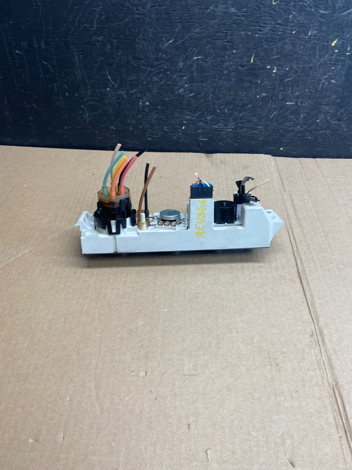 2001 - 2007 GMC Chevrolet Express 1500 Climate Control A/C AE4366 DG3