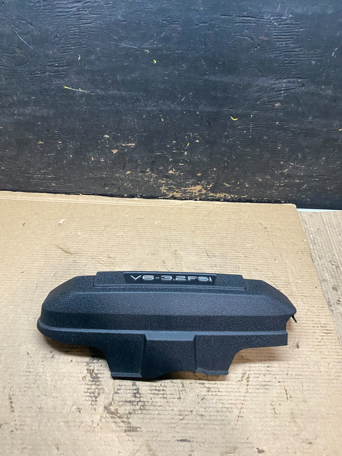 2008 to 2008 Audi  A6 3.2L Engine Motor Cover OEM V9379 DG0