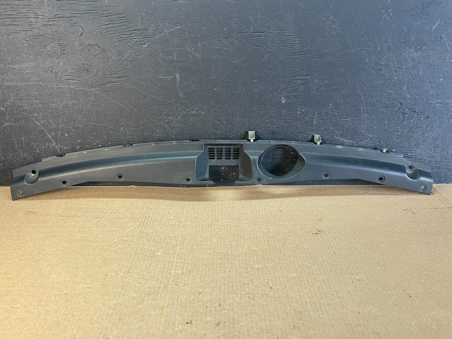 2008 to 2012 Hyundai Veracruz Front Upper Radiator Molding AF37880