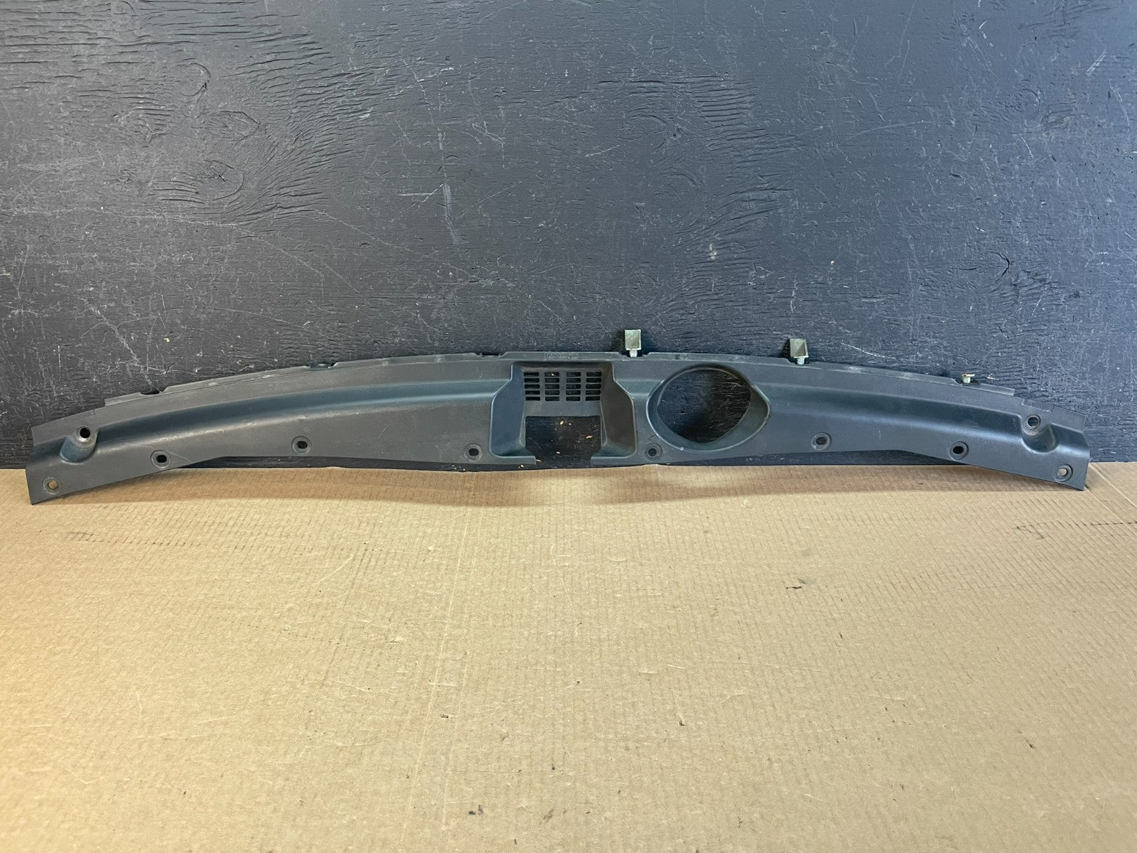 2008 to 2012 Hyundai Veracruz Front Upper Radiator Molding AF37880