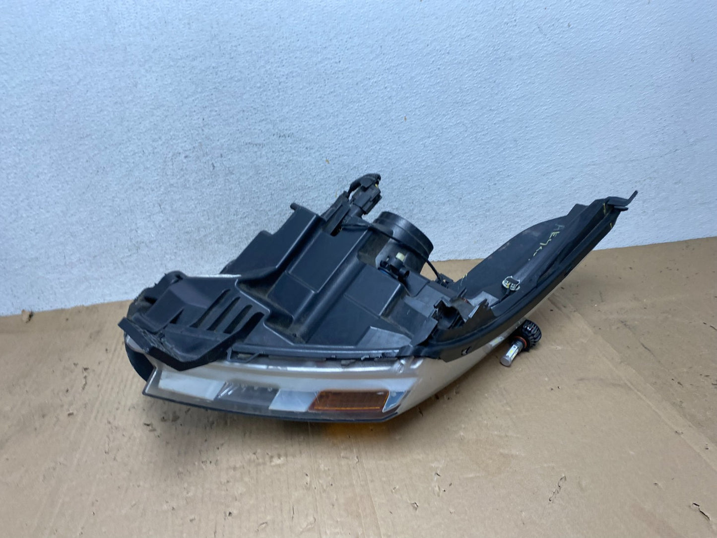 2011 to 2015 Ford Explorer Left Driver LH Halogen Headlight AE9251 DW9