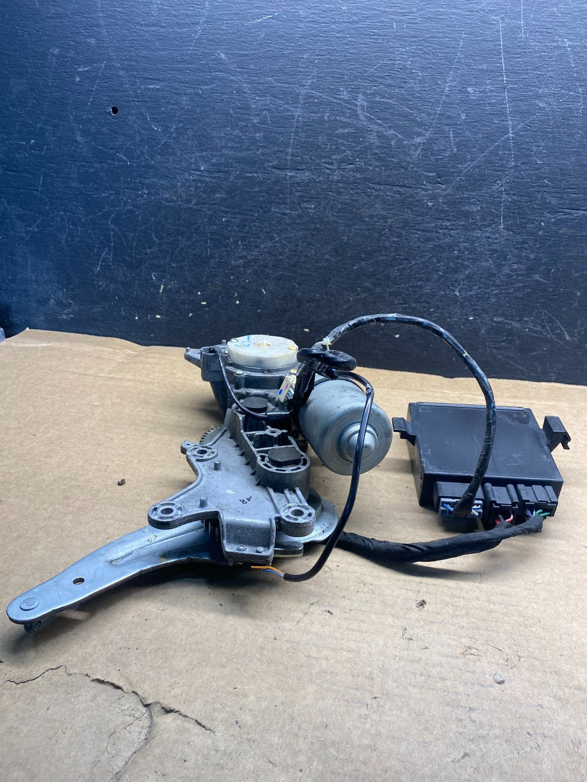 2009-2012 GMC Acadia Power Motor Liftgate Tailgate Control Module AH4945 4DG2
