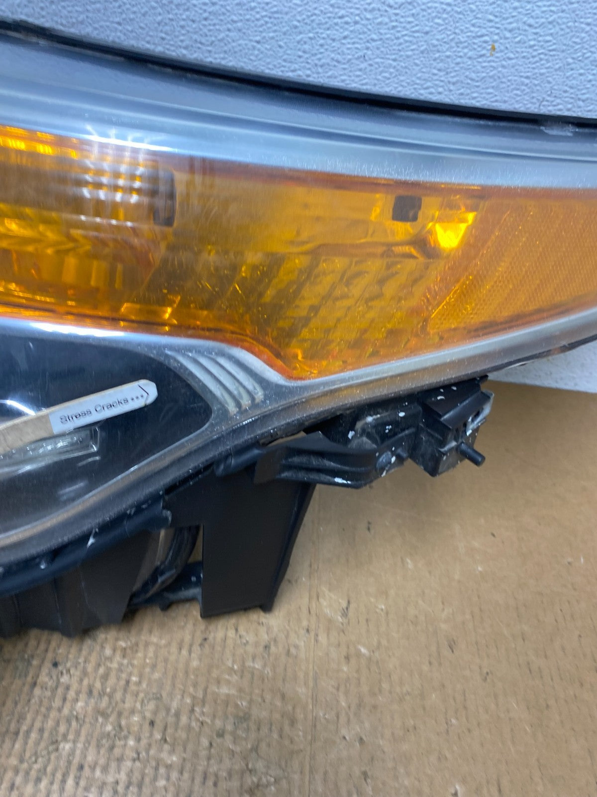 2011 to 2015 Ford Explorer Left Driver LH Halogen Headlight AE1428 DW3
