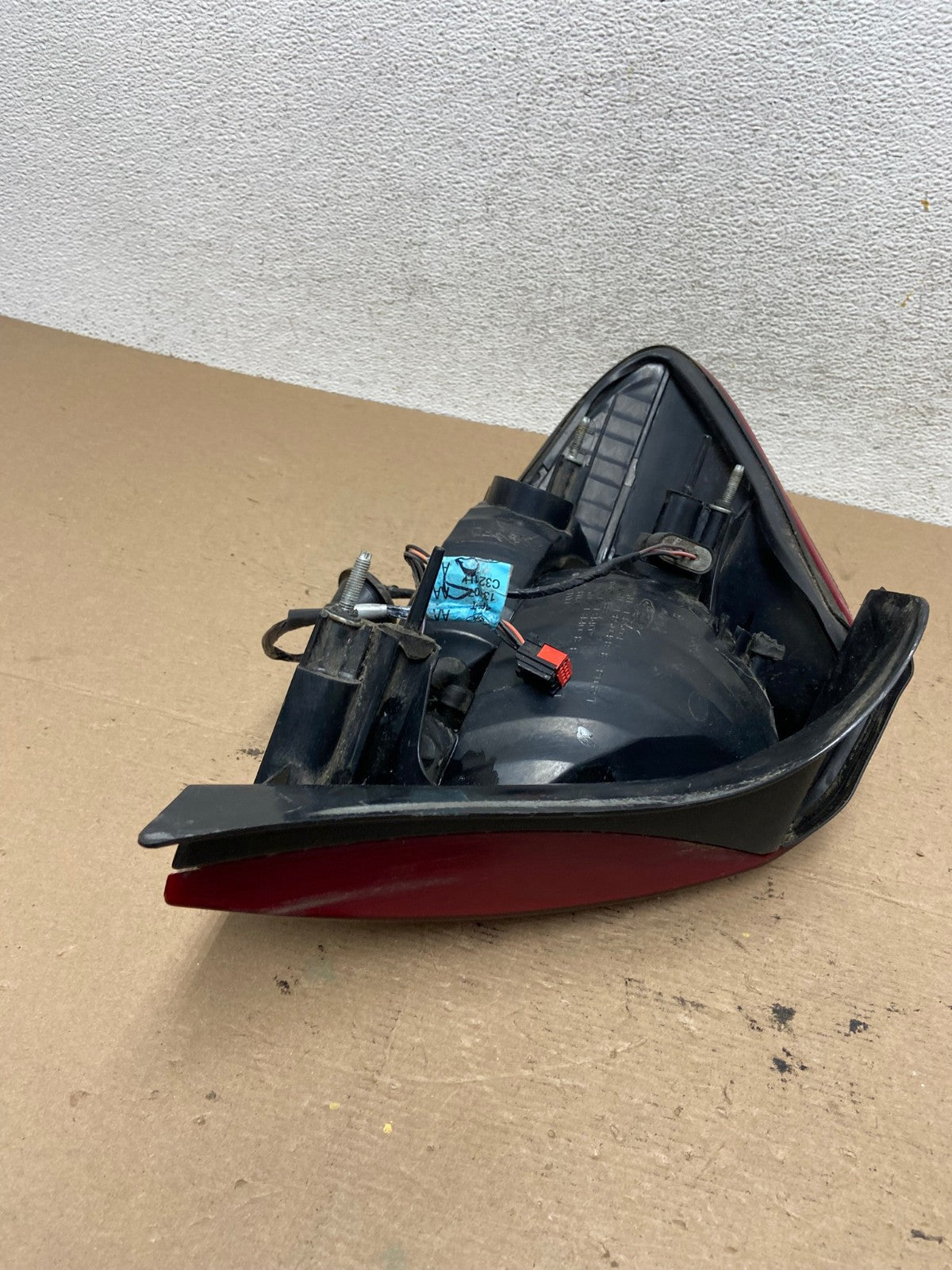 2000 to 2003 Ford Taurus Right Passenger Rh Side Tail Light AF4736 LK9