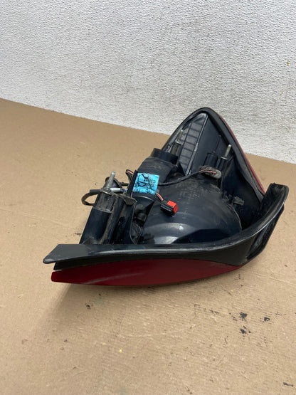 2000 to 2003 Ford Taurus Right Passenger Rh Side Tail Light AF4736 LK9