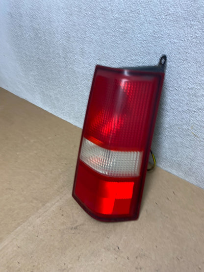 2003 2017 Chevrolet Express 1500 2500 3500 Right Passenger Tail Light W8531 DW1
