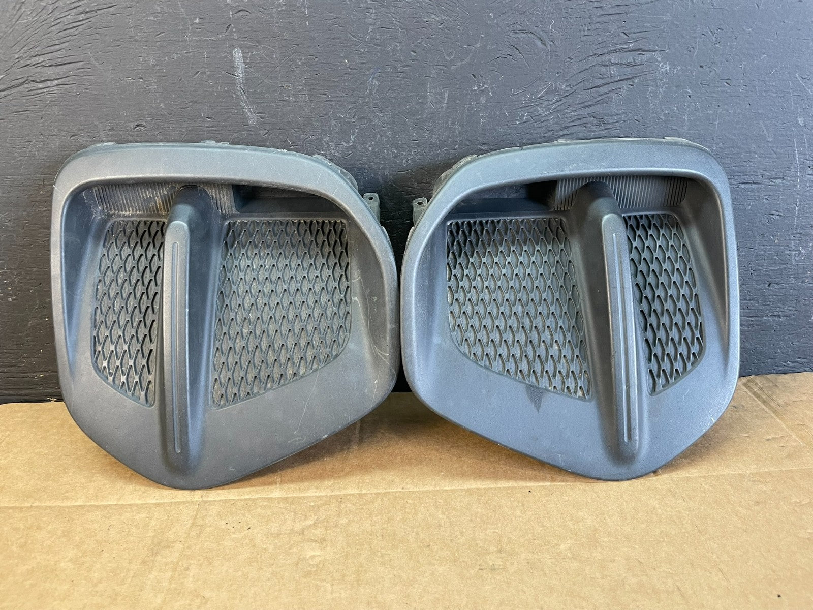 2017-2019 Kia Sportage Front Left+Right Set Bumper Fog Light Cover OE AC5002 DG0