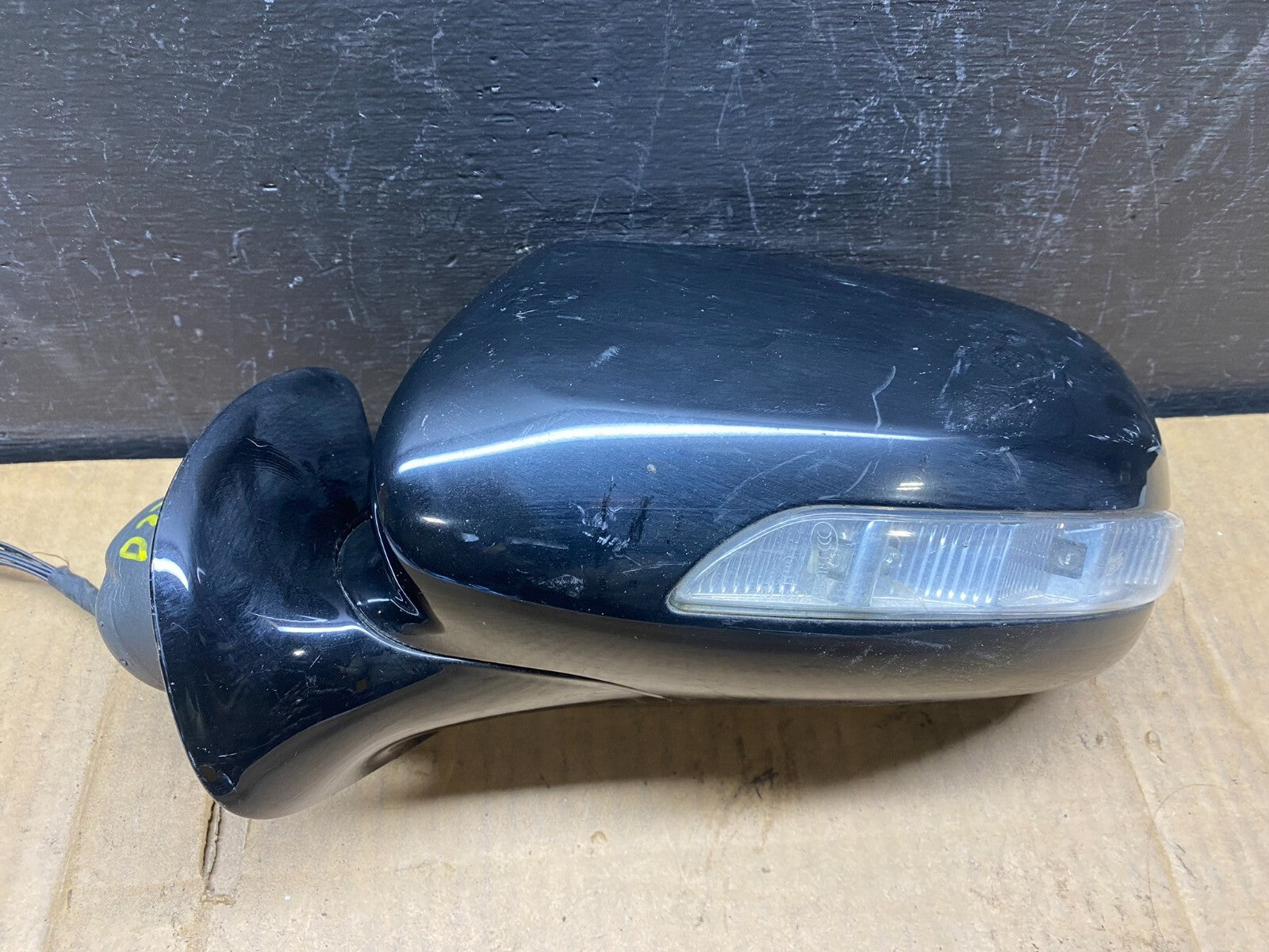 2007-2009 Mercedes E-Class Left Driver Side Door Mirror Turn Signal D23800