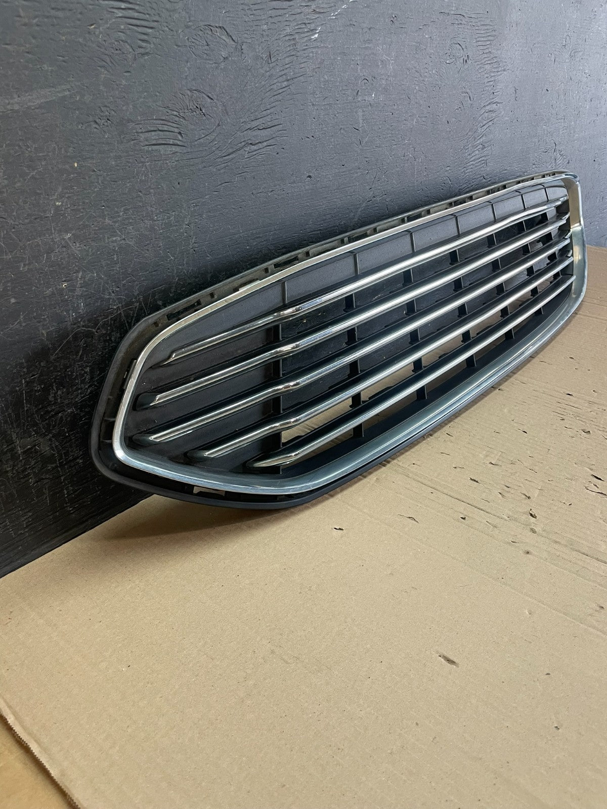 2013 to 2016 Ford Fusion Front Upper Grille Chrome Grill Bumper AD8744 DG2