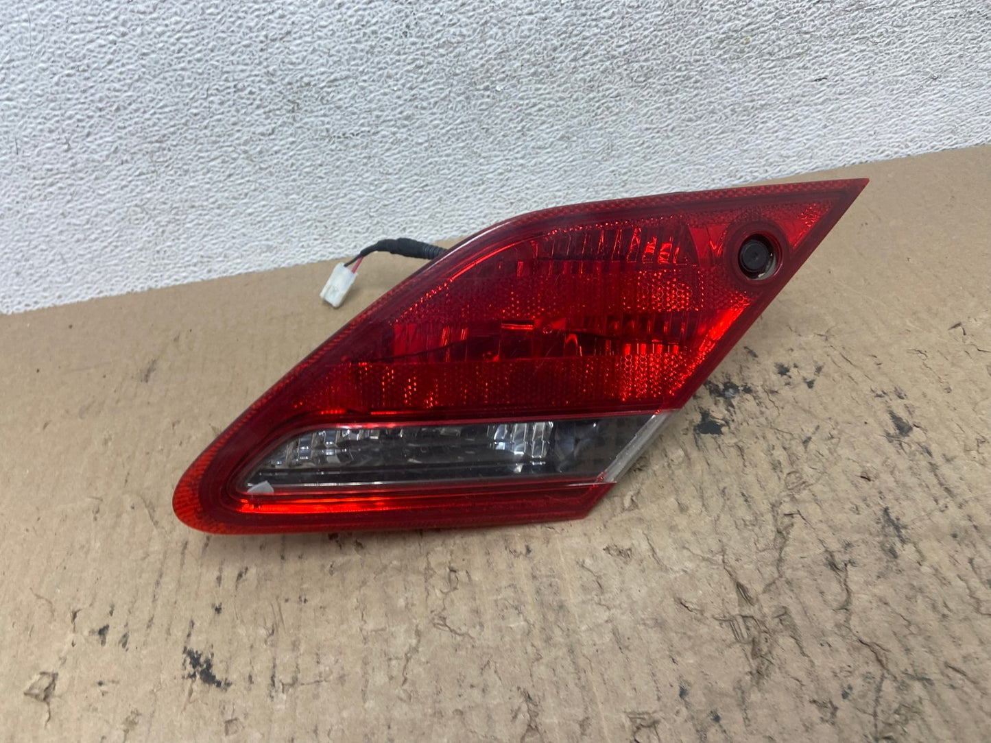 2005-2010 Toyota Avalon Right Passenger Side Tail Light Inner AF7077 LK0