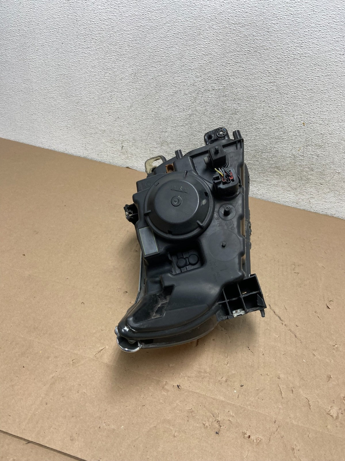 2011 to 2014 Ford Edge Front Left Driver Side Headlight Halogen AG5788 DW8