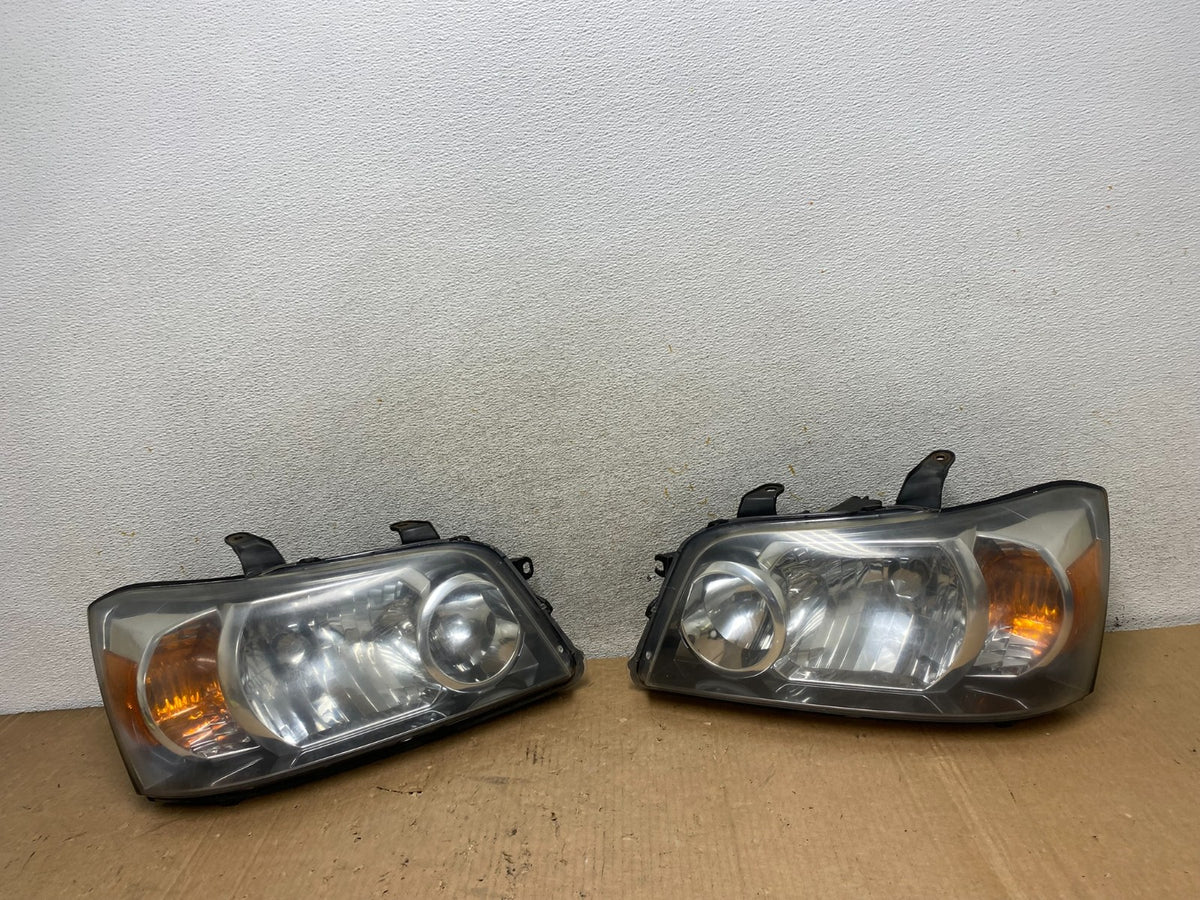 2004 2005 2006 Toyota Highlander Headlights Left+Right Side AI8982 DW0