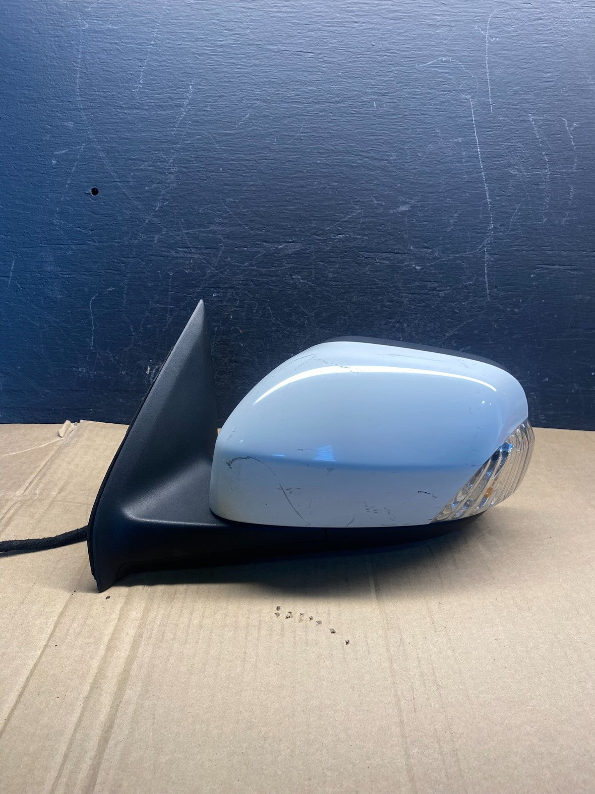 2007 to 2014 Volvo XC90 Left Driver View Door Trn Signal Mirror AE2170 DW0