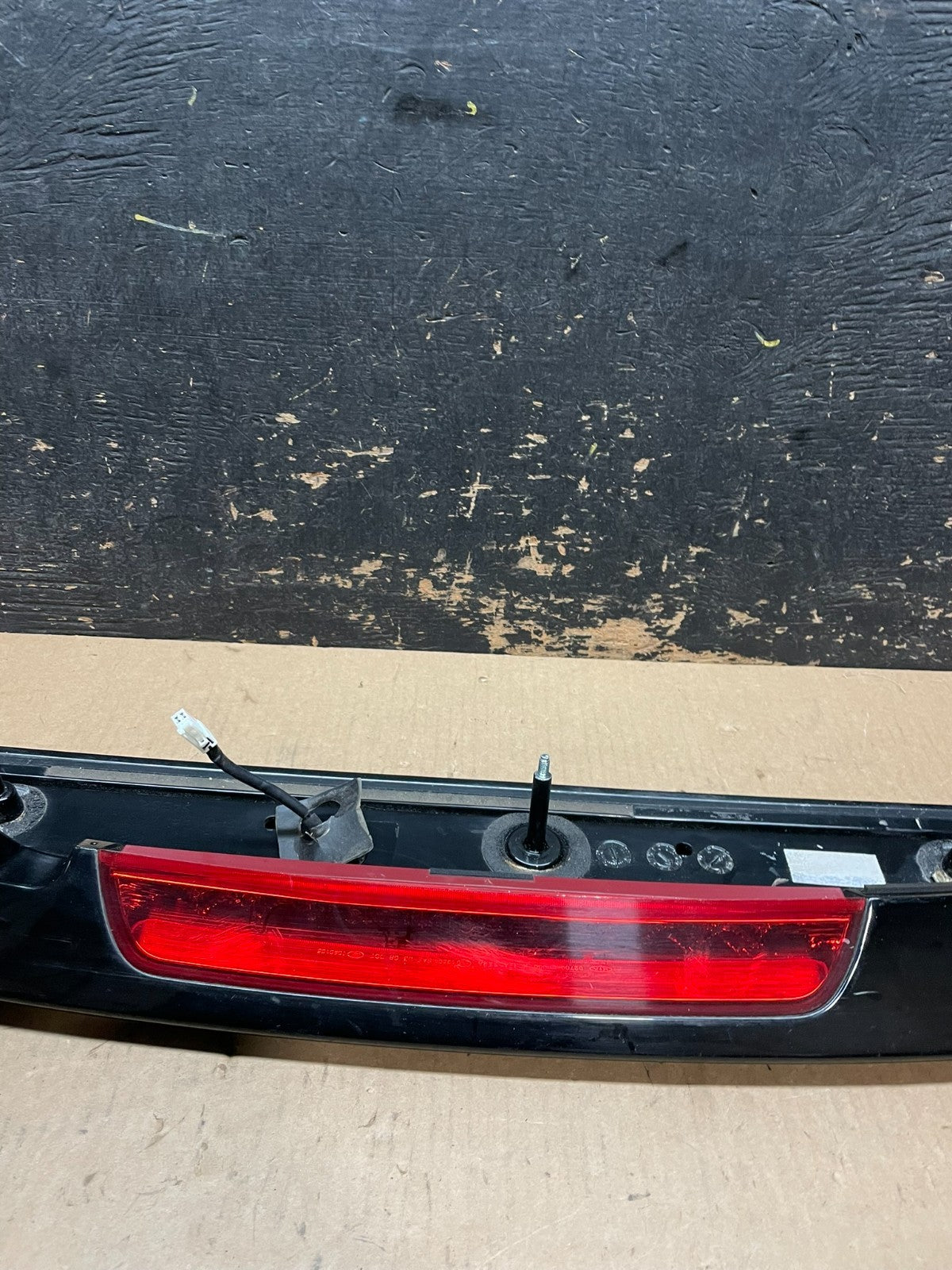 2011 to 2015 Kia Sorento Rear Spoiler Wing Brake Light AA2313 DG7