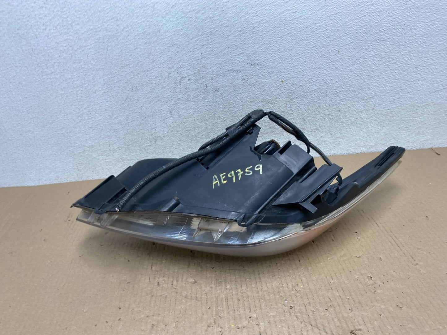 2010 - 2011 Toyota Prius Right Passenger Rh Halogen Headlight AE9759 DW7