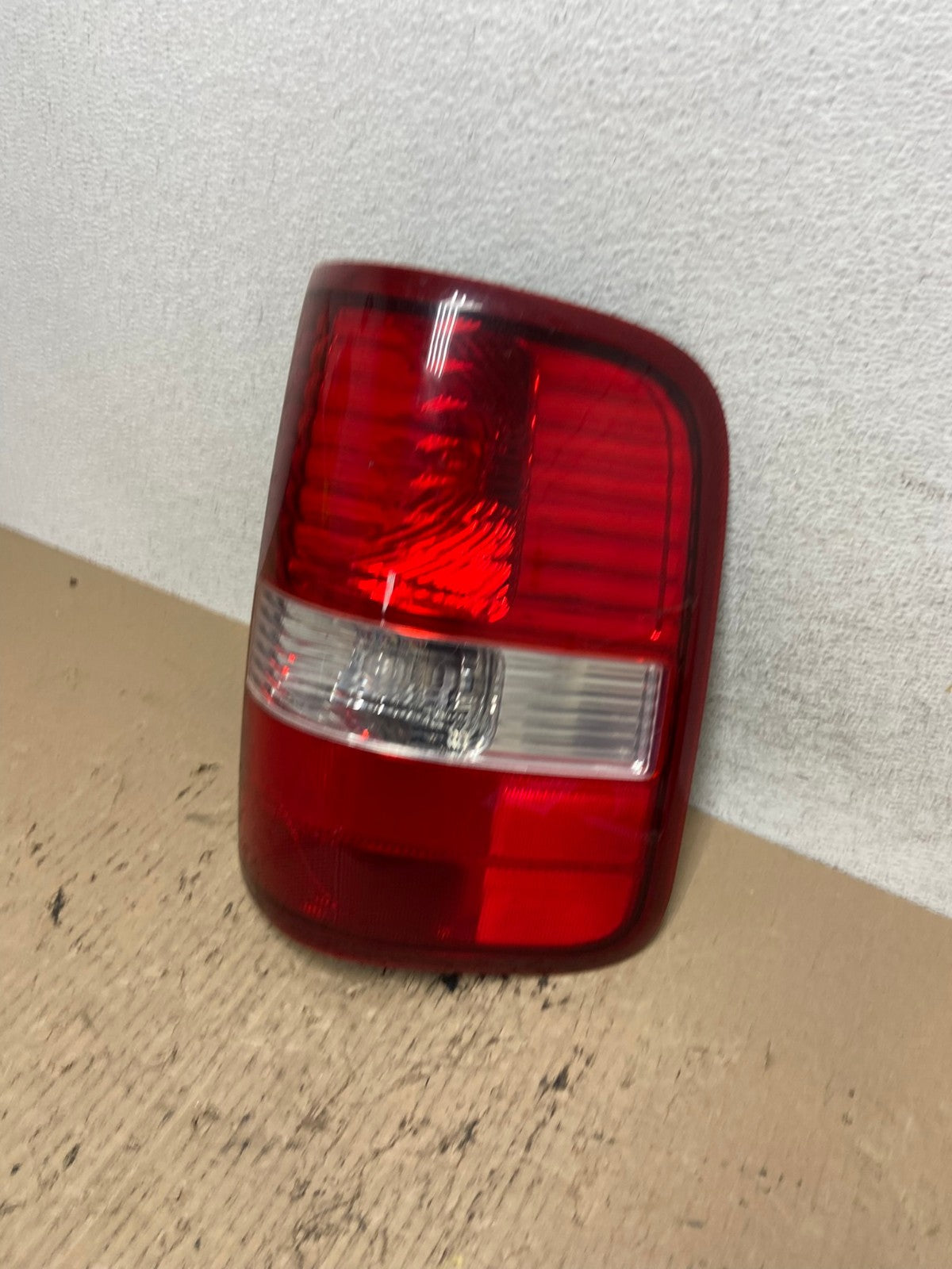 2004 to 2008 Ford F150 F-150 Right Passenger RH Side Tail Light AF7028 LK1