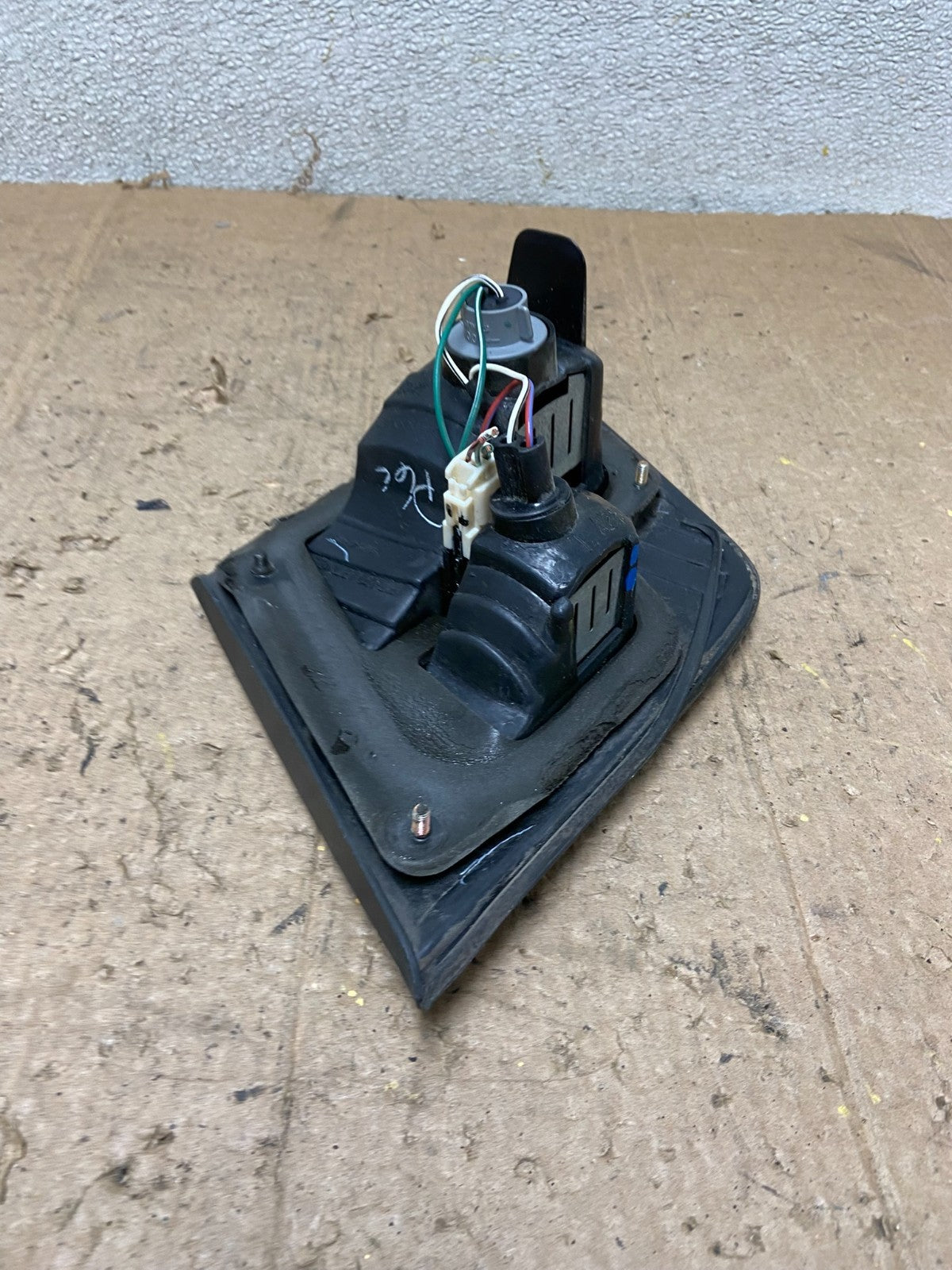1998-1999 Toyota Avalon Left Driver Lh Side Inner Tail Light OEM AA43375