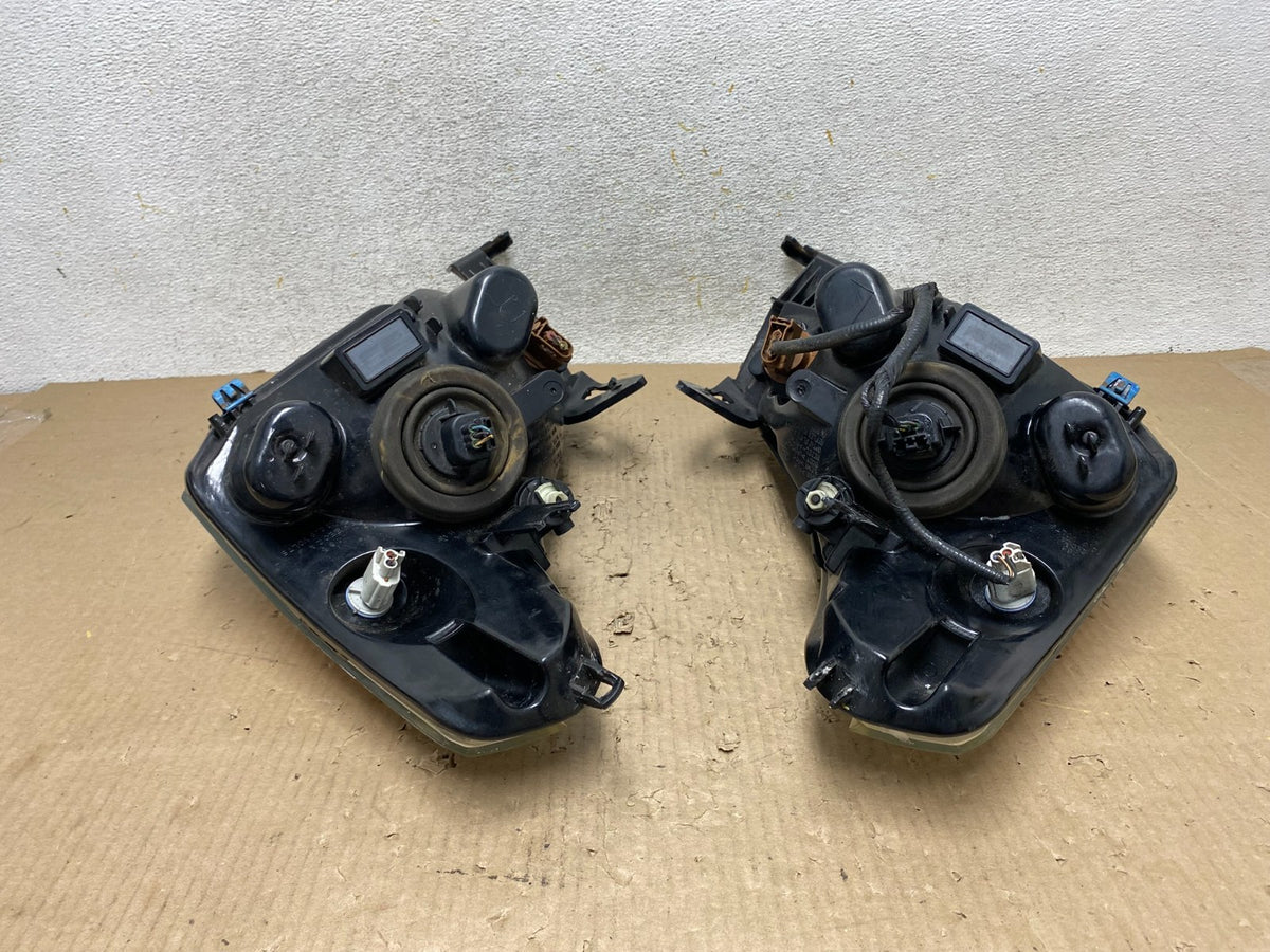 2008 2009 2010 2011 Ford Focus Left+Right Headlights Halogen AH6617 DW10