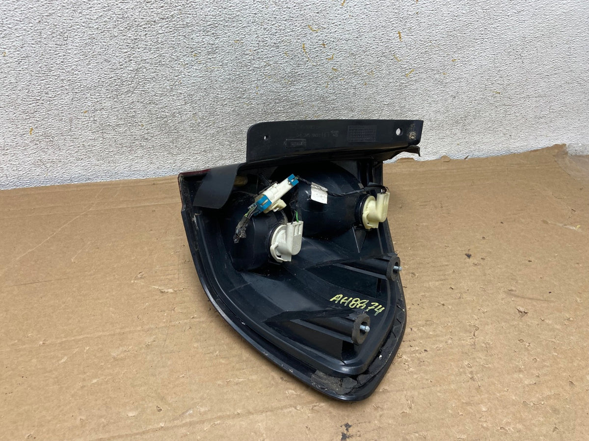 2001 - 2005 Pontiac Aztek Left Driver LH Side Tail Light AH8874 LK5