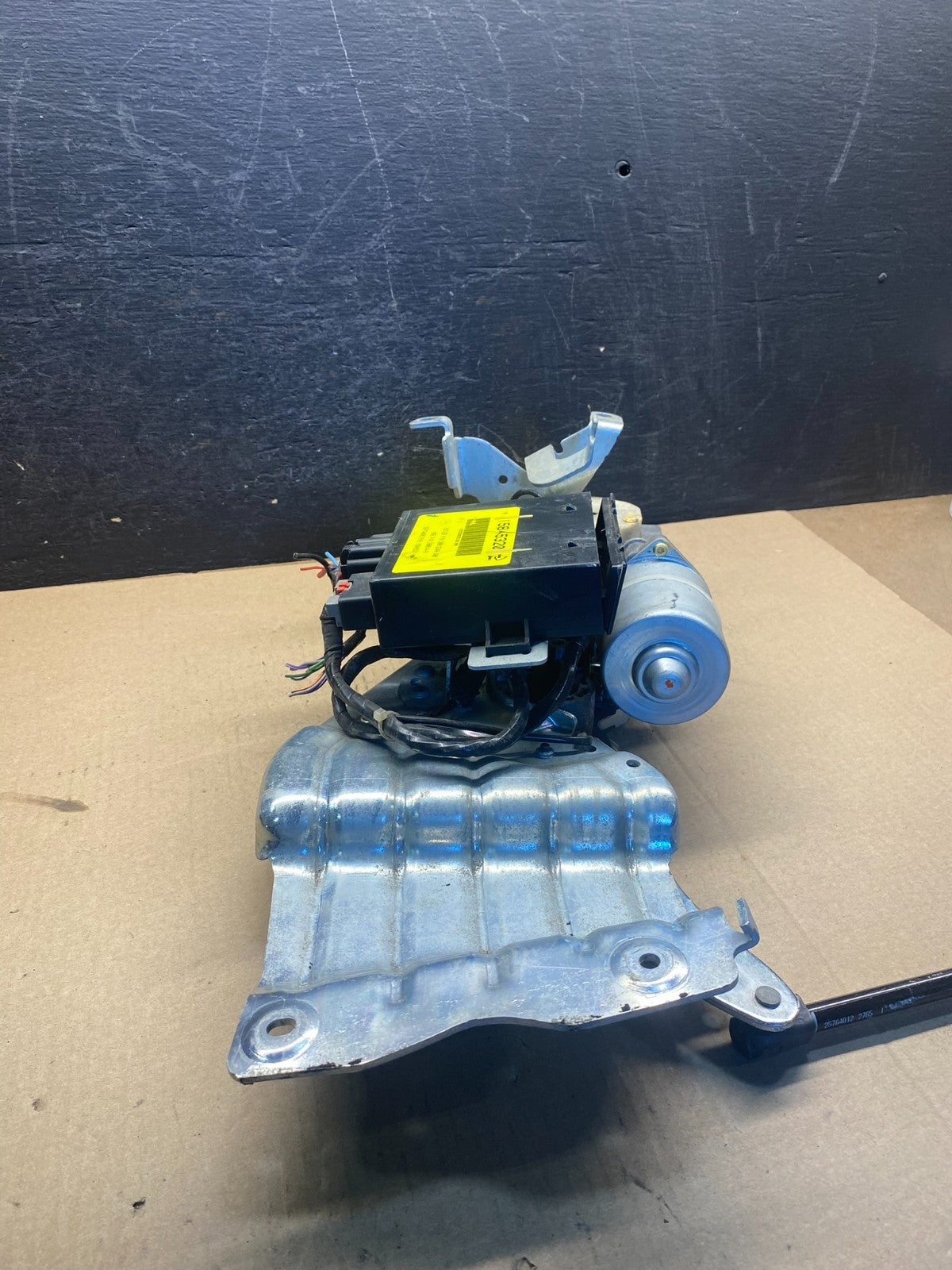 2006 Cadillac SRX Rear Gate Lid Motor Assembly W/ Auto Open Close AH3431 DG4