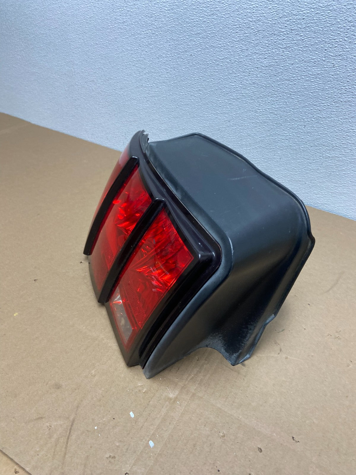 1999 - 2004 Ford Mustang Left Driver Lh Side Tail Light AB6351 DW1