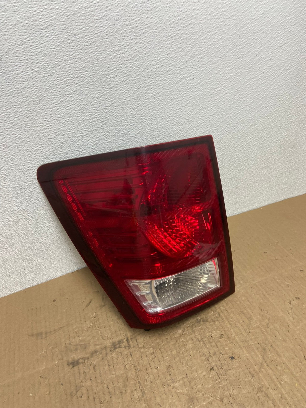 2007 2008 2009 2010 Jeep Grand Cherokee Left Driver Lh Tail Light Oem AB8419 LK2
