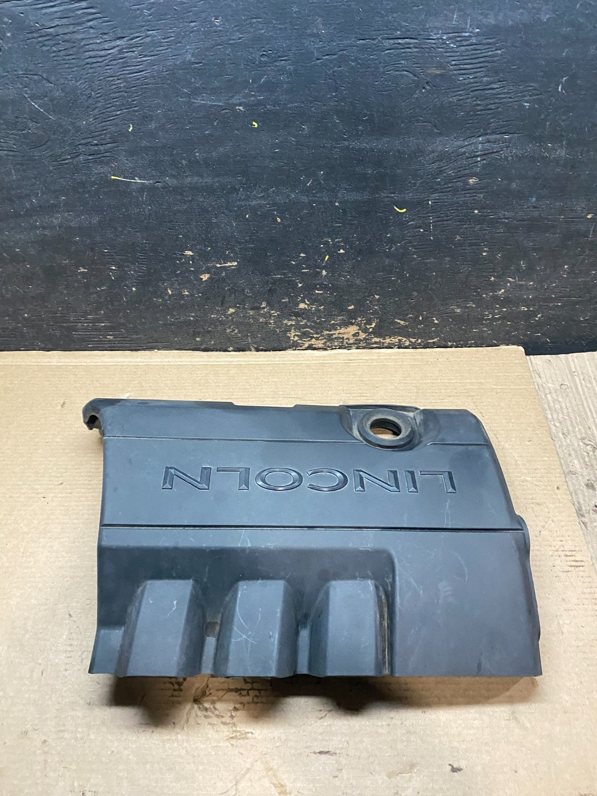 2009 to 2012  Lincoln MKS 3.7L Engine Motor Cover V9333 DG1