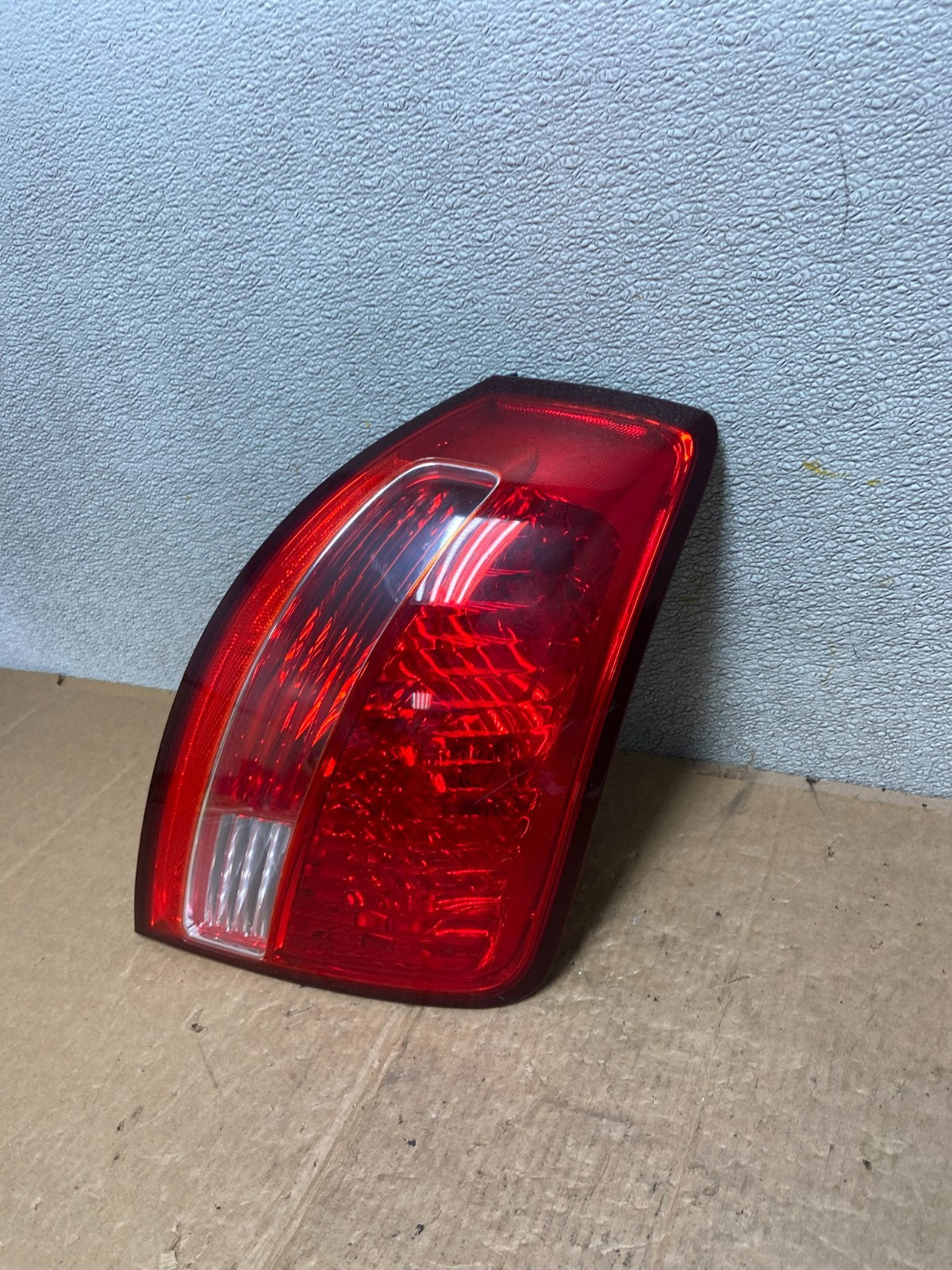 2007 to 2009 Kia Amanti Right Passenger Side Tail Light AA24801