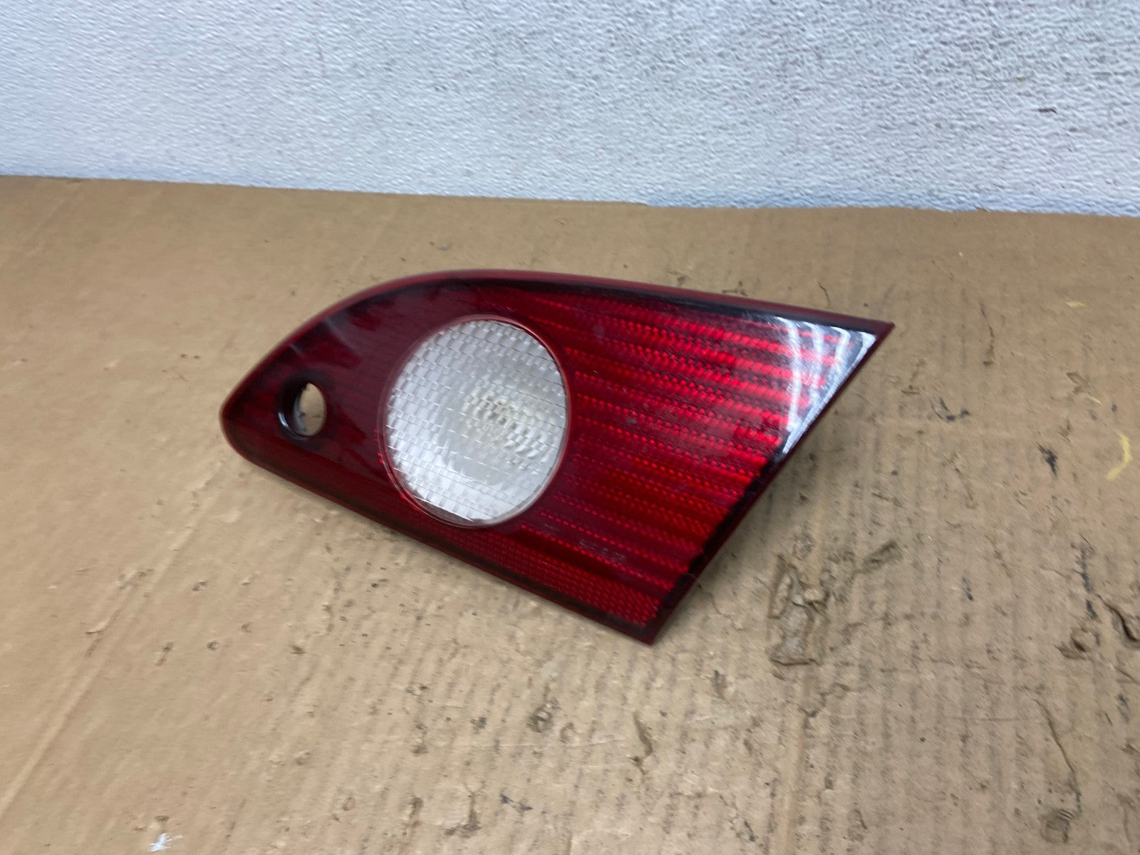 2001 2002 Toyota Corolla Right Passenger RH Side Inner Tail light AD2516 LK1
