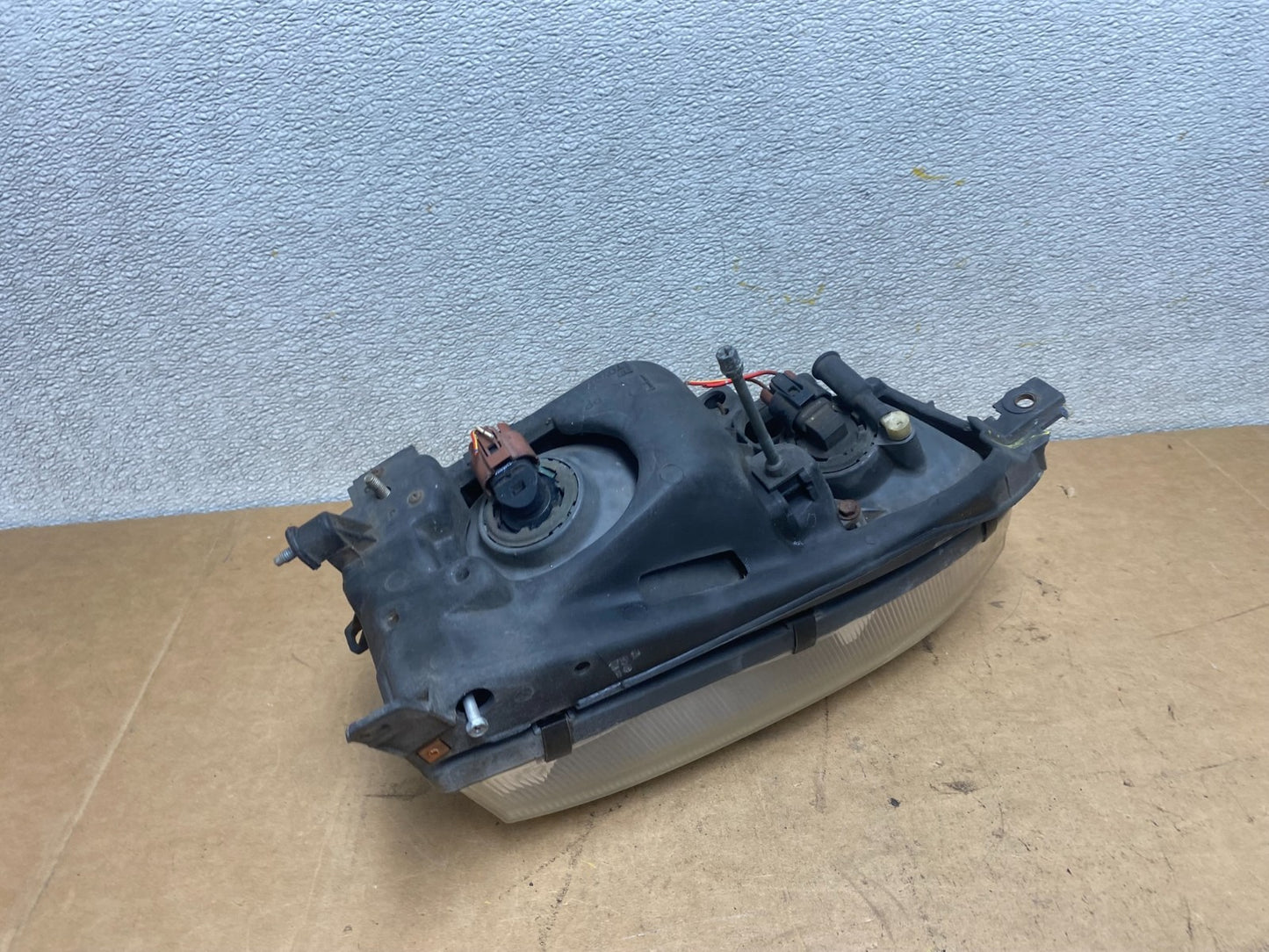 1992 1993 1994 Toyota Camry Right Passenger RH Halogen Headlights X4665 DW8