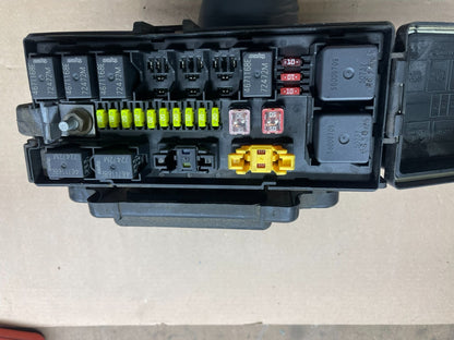 2005 Jeep Grand Cherokee Fuse Box BCM Body Control Module Oem P4821 DG0