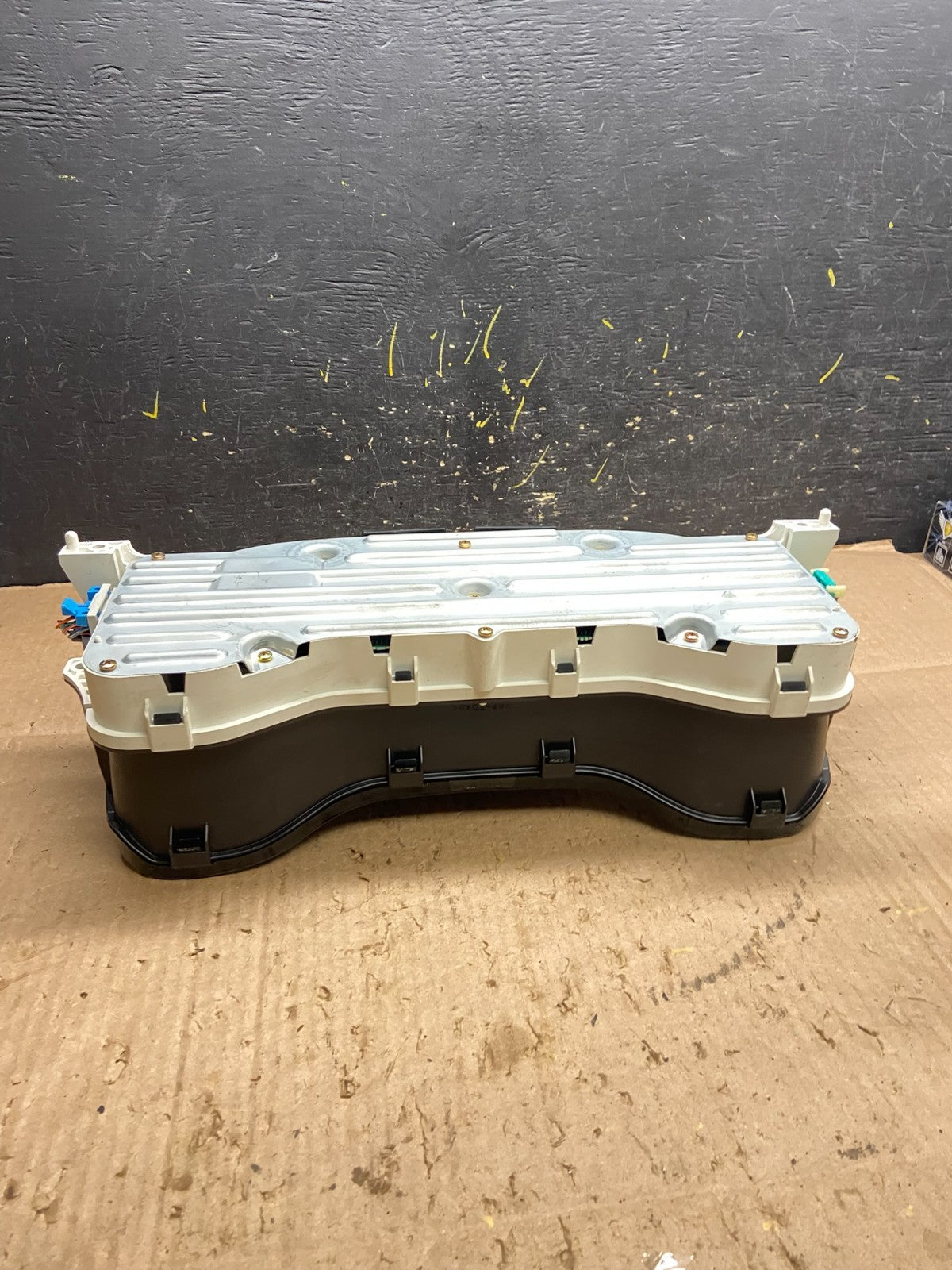 2001 to 2005 Cadillac Deville Instrument Speedometer Cluster Gauge y5530  DG4