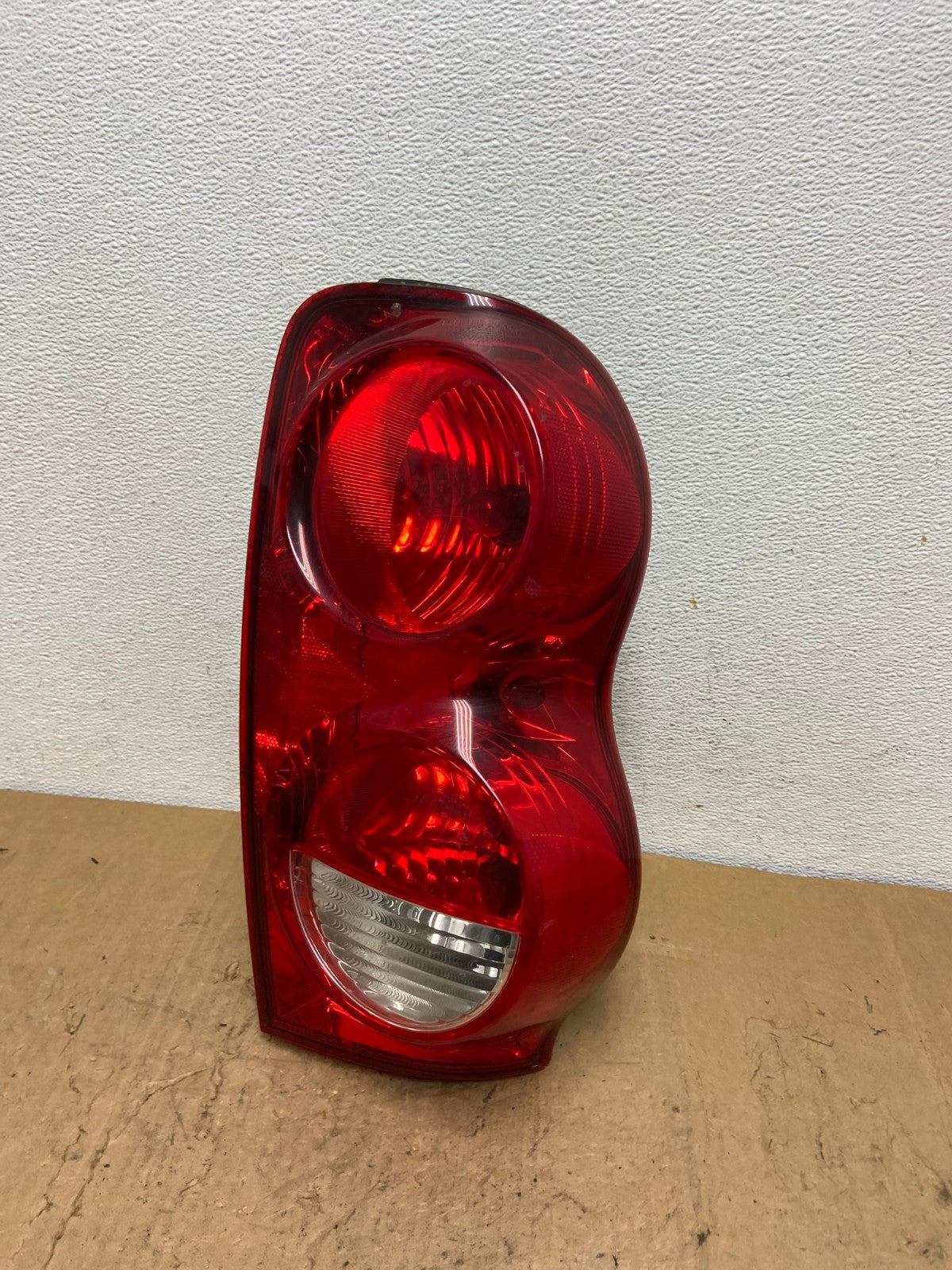 2004-2009 Dodge Durango Tail Light Right Passenger RH Side AD0575 LK0