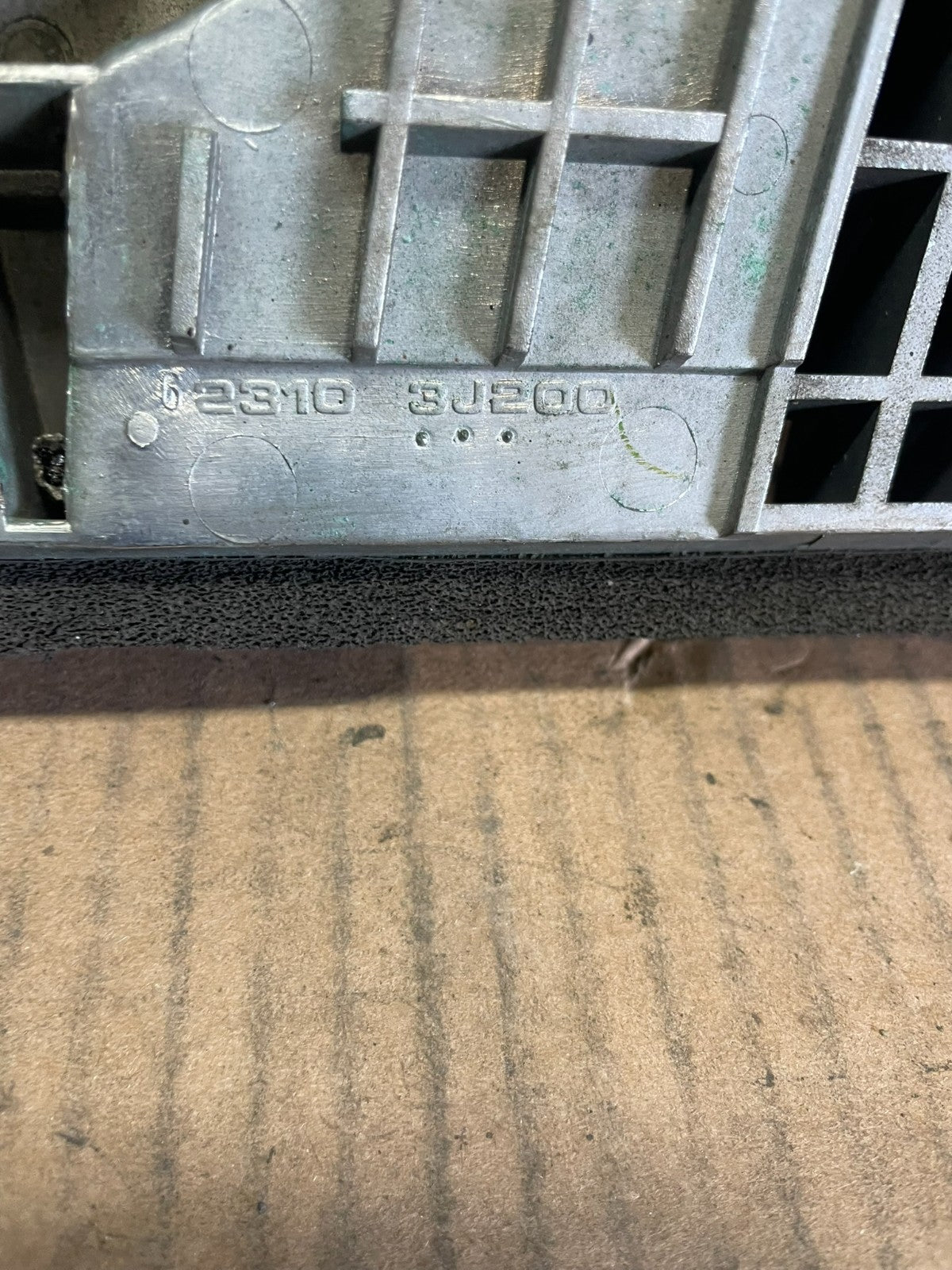 1999 Infiniti G20 Front Upper Grill Grille P8431 DG10