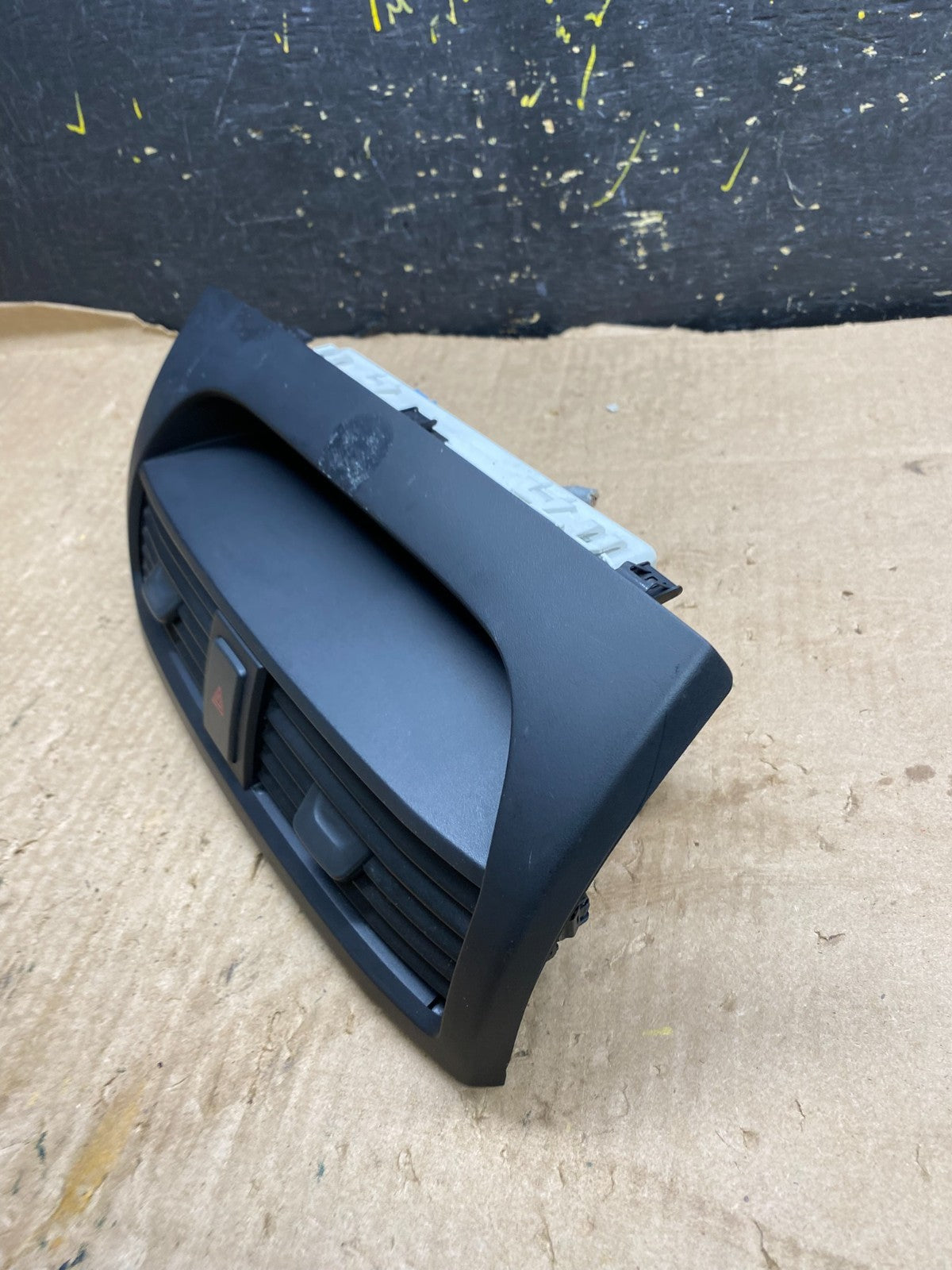 2004 to 2008 Acura TL Front Dash Dashboard AC Center Clock Air Vent z1882 DG3