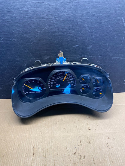 2003 to 2006 Chevrolet Silverado Yukon Cluster Gauge Speedometer AD1640 DG0