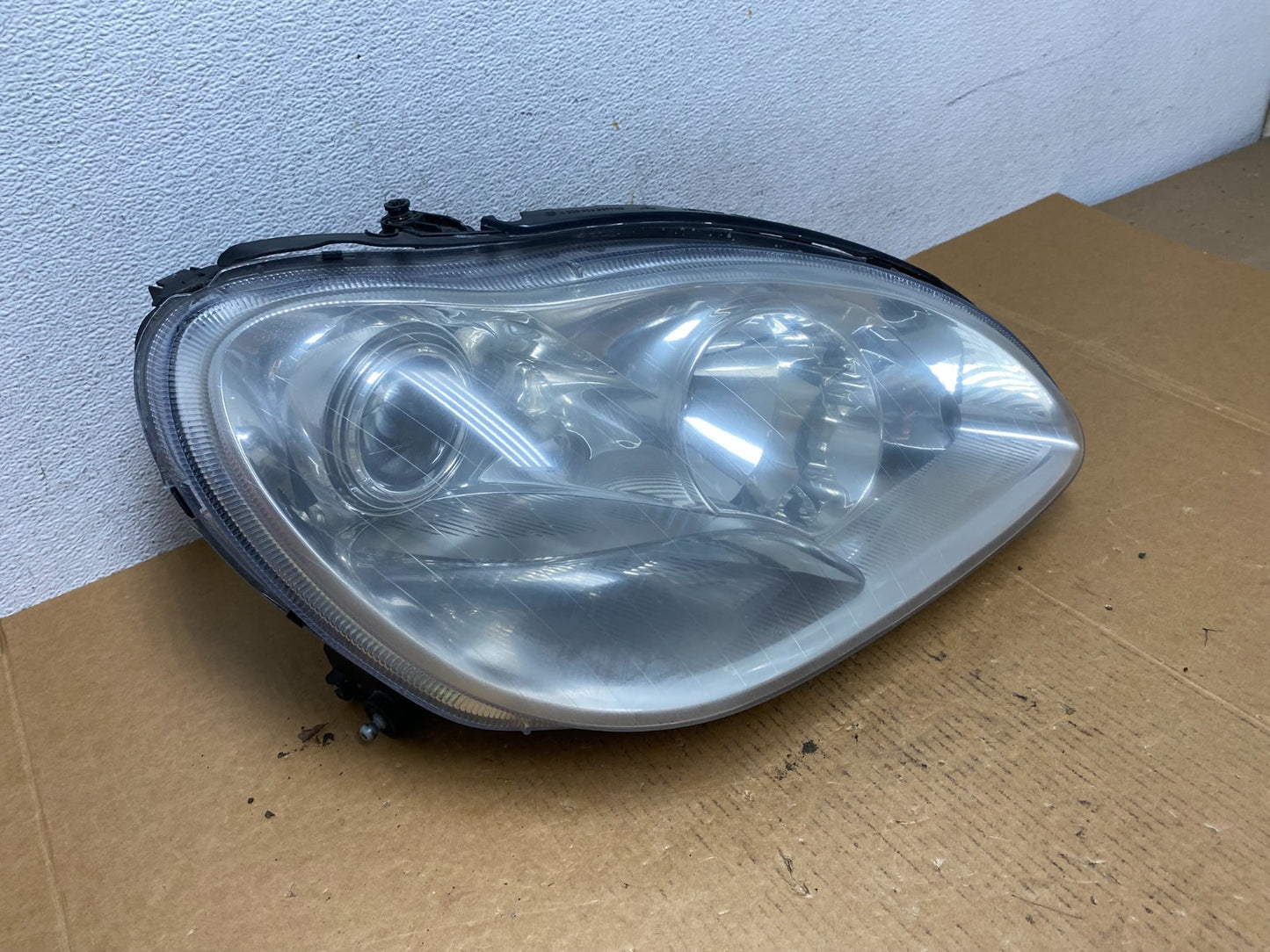 Halogen 2003 to 2006 Mercedes S-Class Right Passenger RH Headlight AD9257 DW2