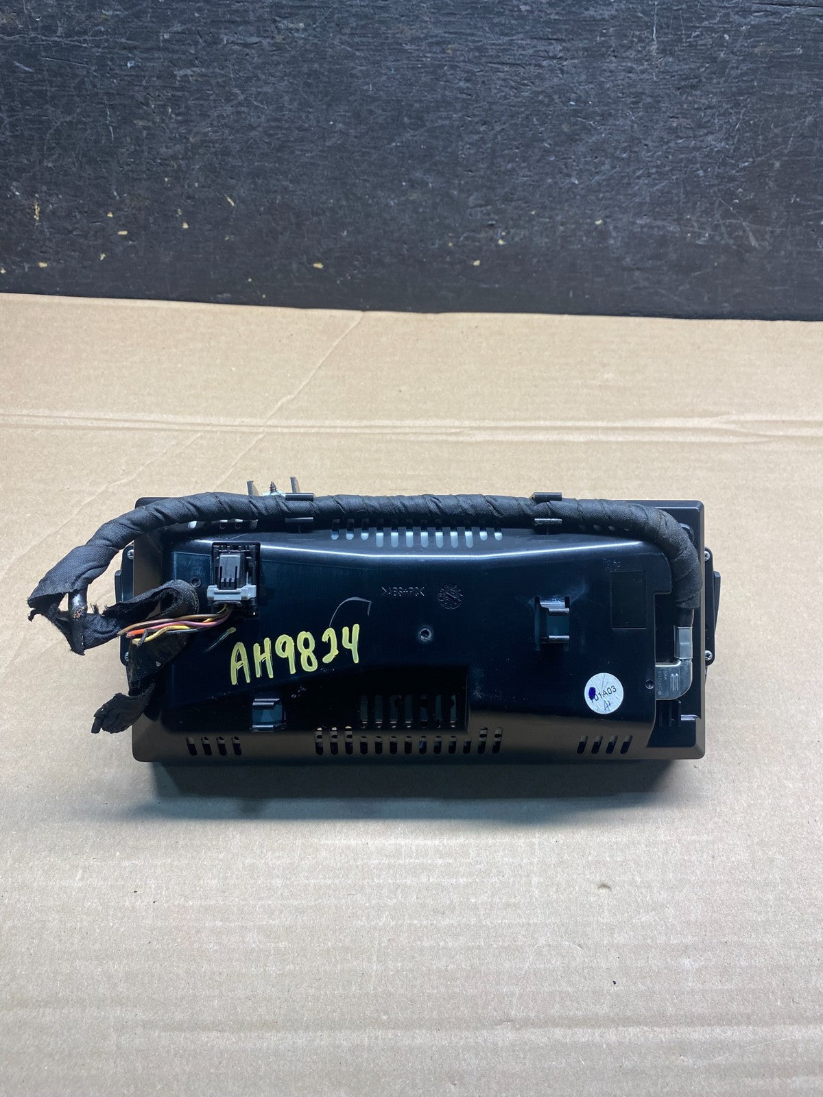 2007 - 2010 BMW E90 E92 E93 328I 335I Navigation Radio Display Screen AH9824 DG5
