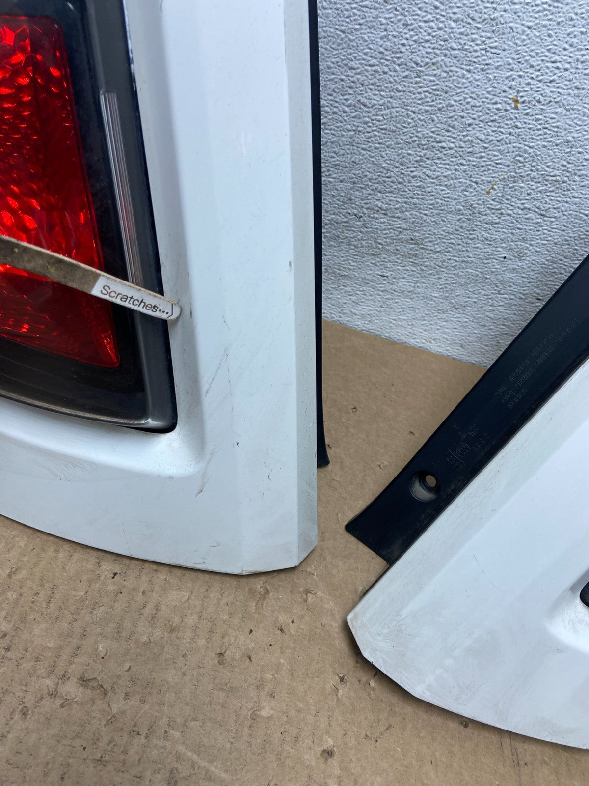 2010 to 2011 Kia Soul Left Driver LH Side Tail Light AG05273