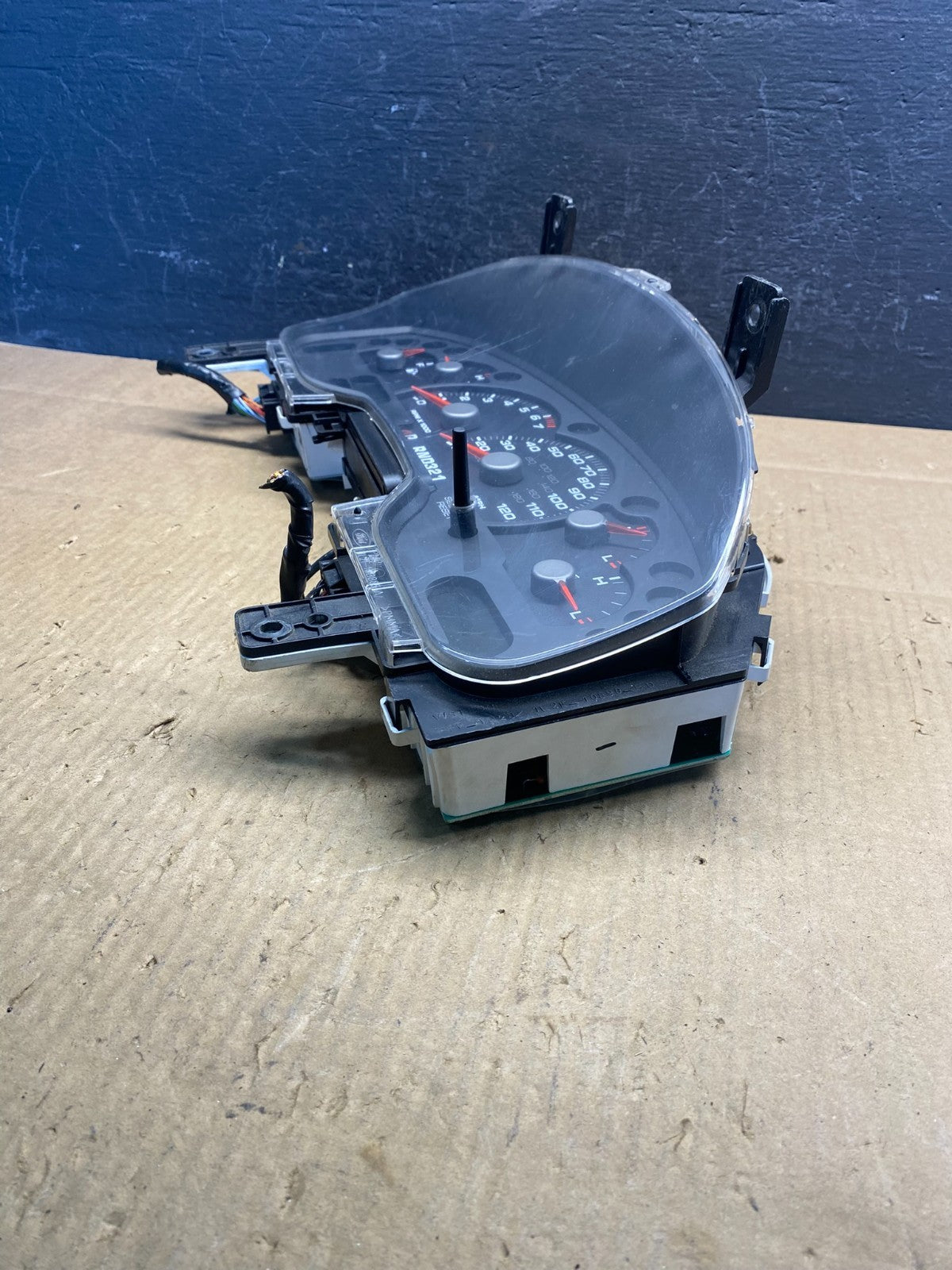 2004 2005 Ford Explorer Speedometer Cluster Gauge ad1663 DG4