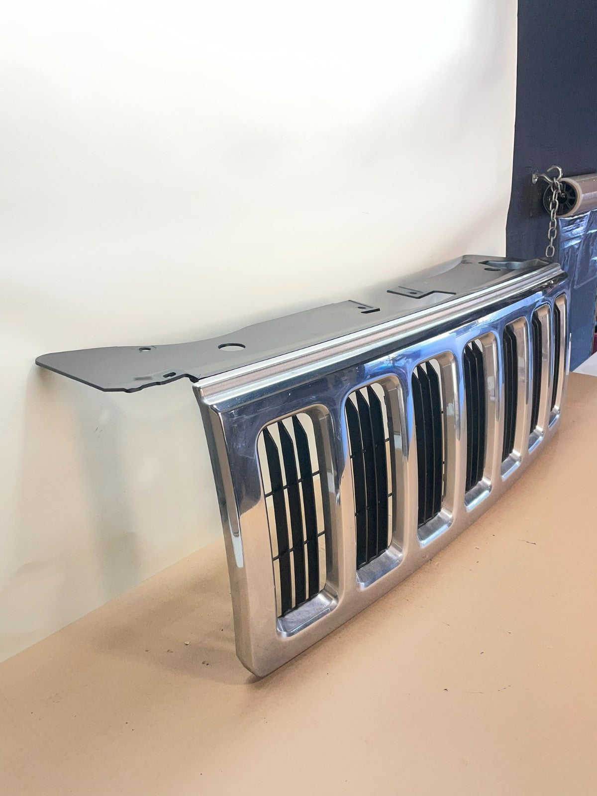 2006 to 2010 Jeep Commander Front Upper Grill Grille ag9831 DG2