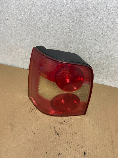 2000 to 2005 Volkswagen Passat B5 Wagon Left Driver Side Tail Light AG2097 DW0