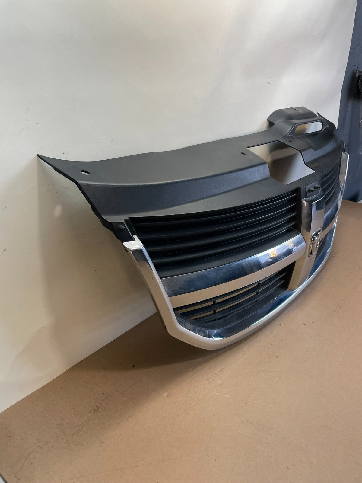 2009 to 2010 Dodge Journey Chrome Front Upper Grill Grille ai4271 DG2