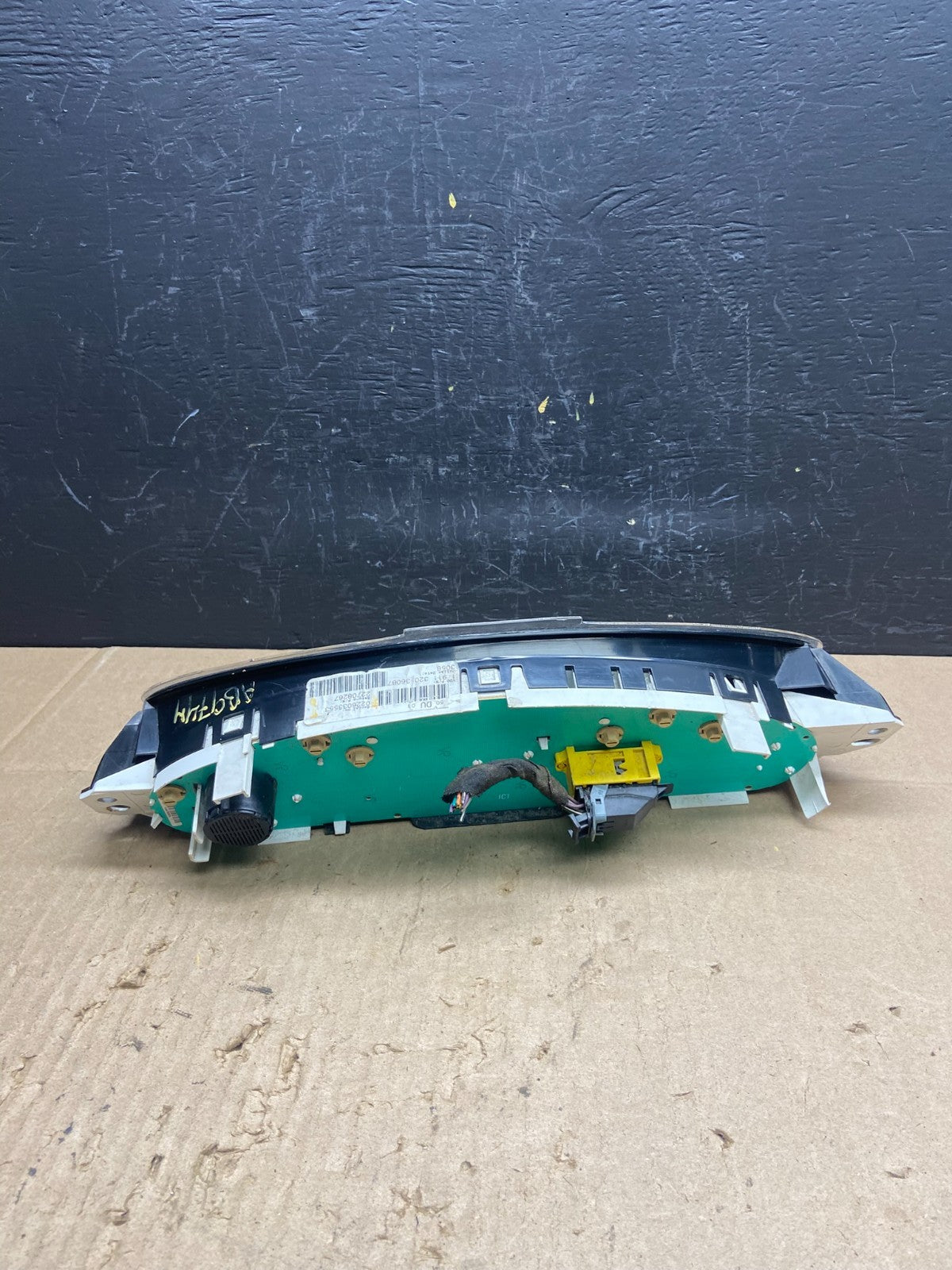 2003 - 2004 Saturn Ion Speedometer Cluster Gauge Oem AB9744 DG4
