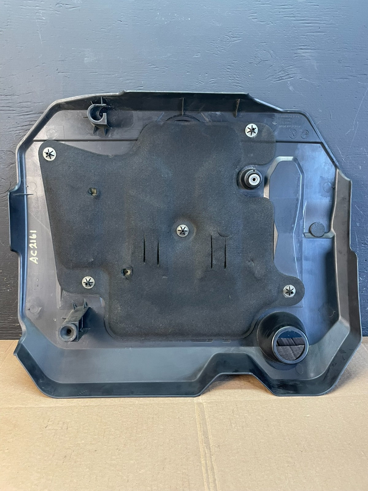 2013 to 2016 Cadillac SRX 3.6L Plastic Engine Cover Shield OEM AC2161 DG1