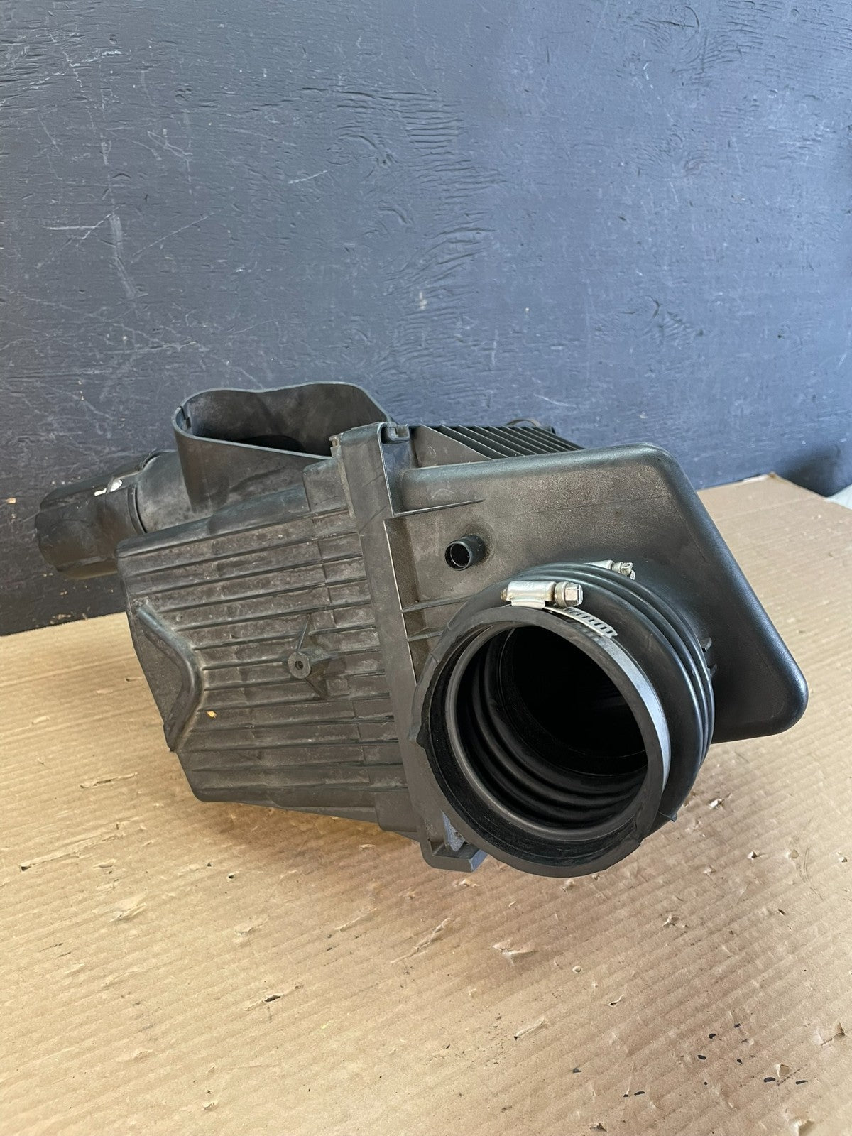 2006 to 2010 Jeep Commander Cherokee 3.7L 4.7L Air Intake Cleaner Box AF33823