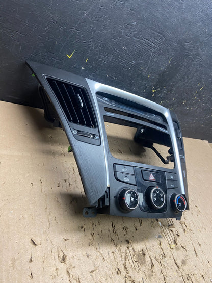 2011 to 2014 Hyundai Sonata Center Radio Climate Control Air Vent Bezel T8879 DG1