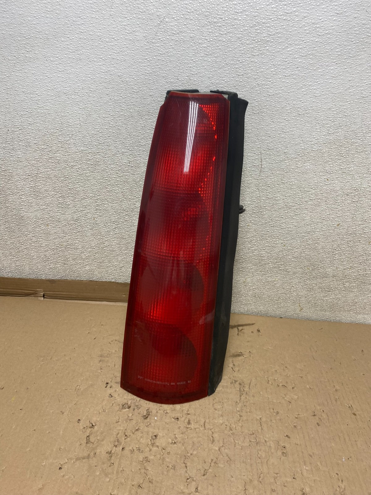 1990-1996 Chevrolet Lumina VAN Right Passenger RH Side Tail Light Oem U2336 DG0